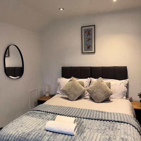 Cosy Countryside Stay- Waters Upton, Telford Ngoại thất bức ảnh