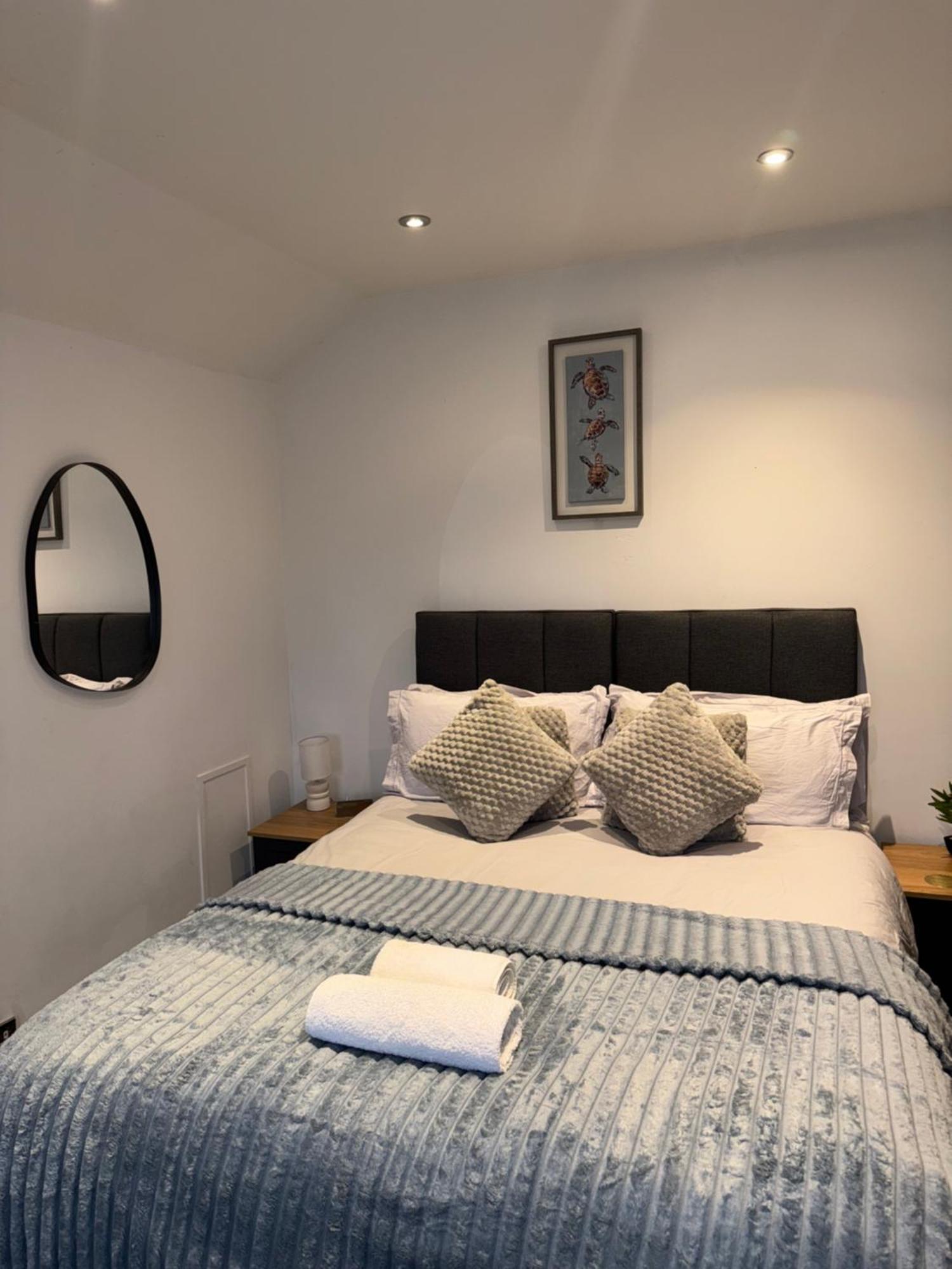 Cosy Countryside Stay- Waters Upton, Telford Ngoại thất bức ảnh